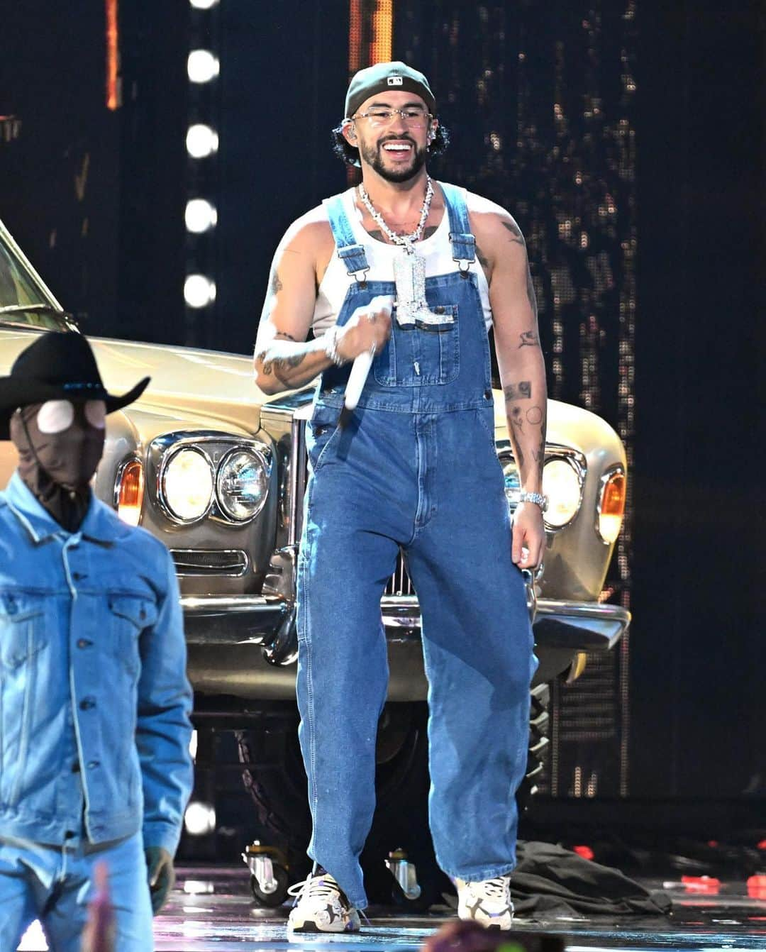 Just Jaredさんのインスタグラム写真 - (Just JaredInstagram)「Bad Bunny and Karol G were big winners at the 2023 Billboard Latin Music Awards, picking up quite a few awards each. He also hit the stage to perform a medley of his hit songs. Head to JustJared.com for even more pics! #BadBunny #KarolG #Billboards2023 Photos: Getty」10月6日 15時18分 - justjared