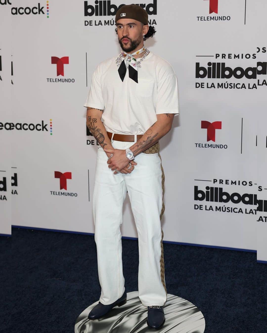 のインスタグラム：「Bad Bunny and Karol G were big winners at the 2023 Billboard Latin Music Awards, picking up quite a few awards each. He also hit the stage to perform a medley of his hit songs. Head to JustJared.com for even more pics! #BadBunny #KarolG #Billboards2023 Photos: Getty」