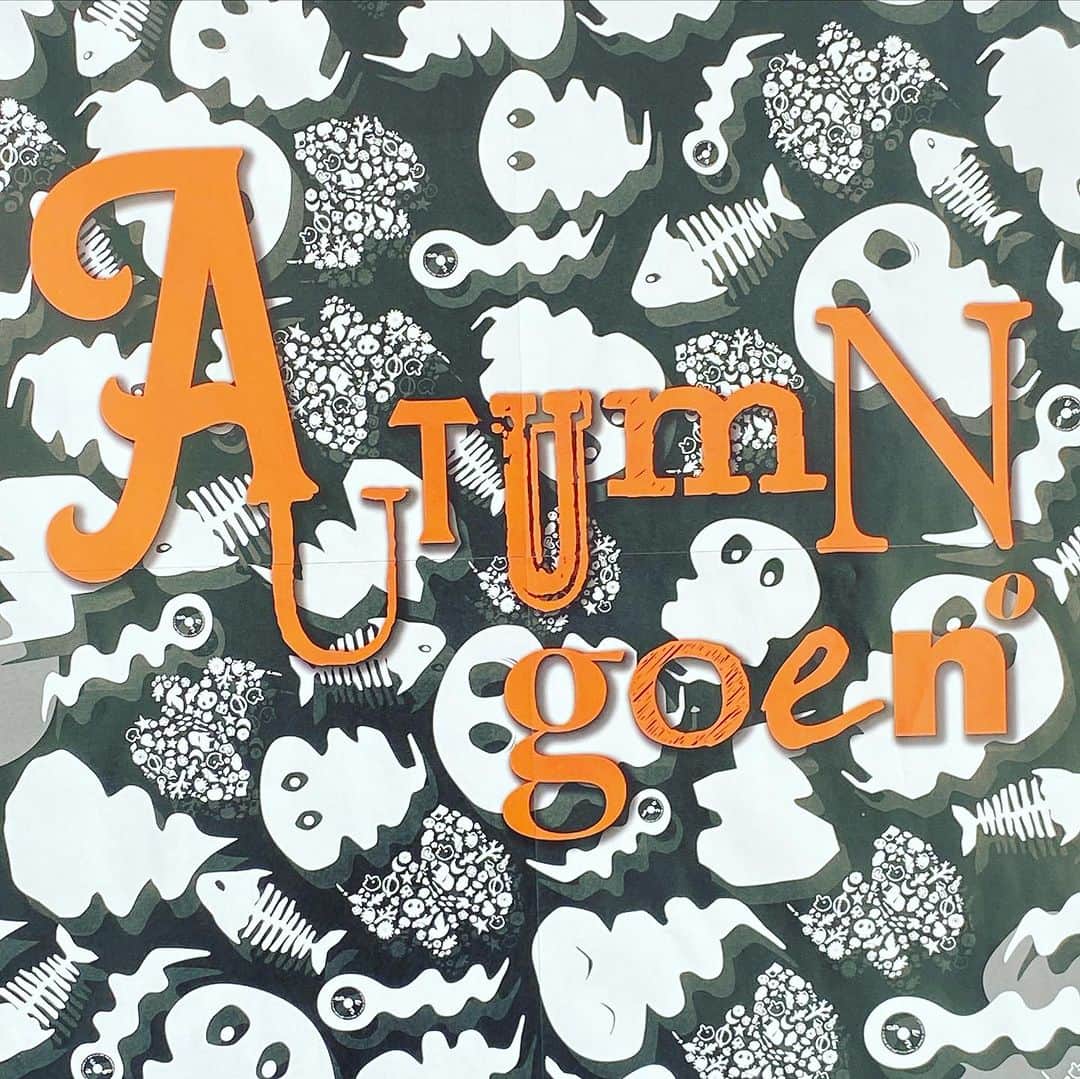 森本千絵さんのインスタグラム写真 - (森本千絵Instagram)「#autumn #goen°  代官山goen°店舗　#ateliergoen は、ようやく衣替えしました。  #vivid で　 #amazing な #idea 溢れる 秋をお楽しみください。  フーディーも、スカジャンも、ネックウォーマーも充実♫  お待ちしてます。  #goen #ateliergoen  #tabloid #birth #birthday #en #fate #alter #atellier #atellierspace #japan #tokyo #designstiudo#goen #news #newspapper #art #artdirector #design  #artist #morimotochie #chiemorimoto #japanartist #creat #creator #Autumn」10月6日 15時39分 - chiemorimoto_goen