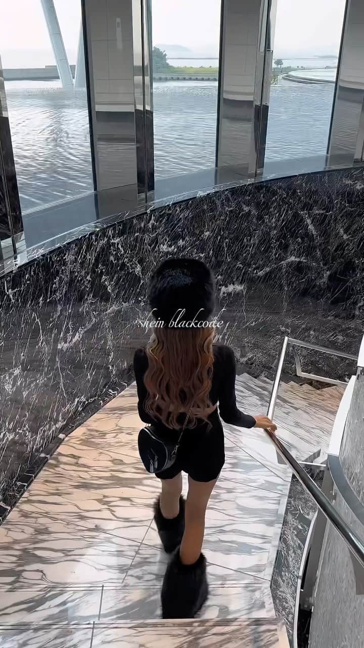 染谷リアナのインスタグラム：「このSHEINコーデ可愛すぎる🖤」