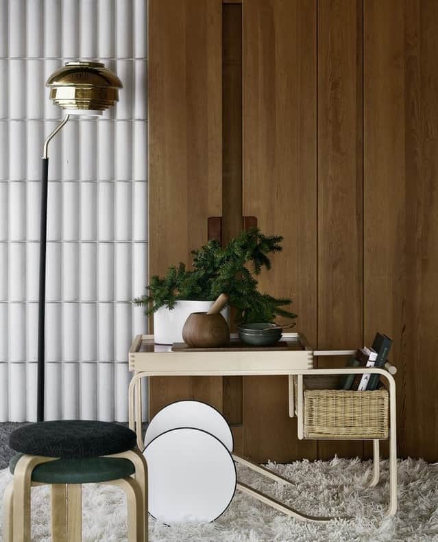 Artekのインスタグラム：「Sculptural in presence, beautiful as objects, Artek floor lights cast a light as characteristically diffuse as one would expect from the designs of Alvar Aalto.⁠ ⁠ Discover all Artek floor lights in the link in bio.」