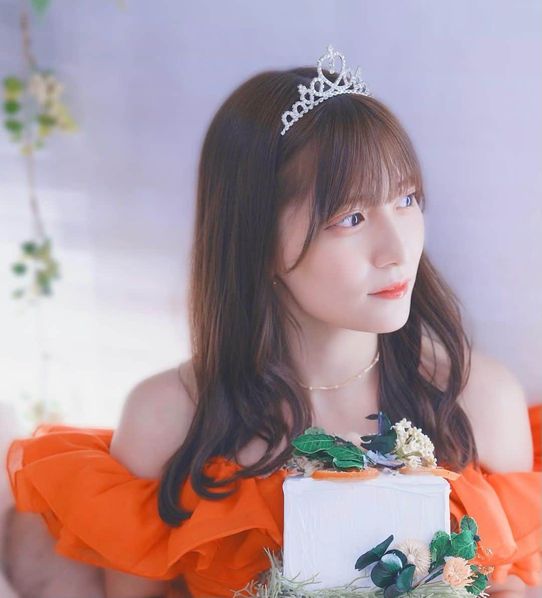 奥村優希のインスタグラム：「誕生日を迎えて28歳になりました🍰  側にいてくれる人達を大切に、 言葉や行動で感謝を伝えられるよう 心がけていきたいです。  素直な気持ちを忘れず前向きに✨  いつも本当にありがとうございます。 これからもよろしくお願いします💐  そして10/15に生誕祭を開催します🥹✨  もし良かったら遊びに来てほしいな！ お待ちしています🧡  https://ticketvillage.jp/events/12474」