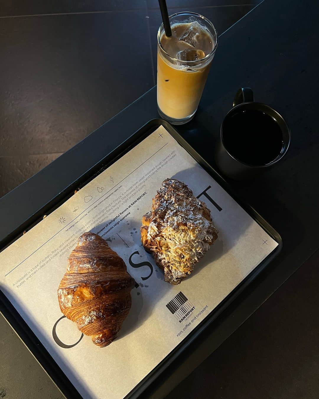 雨宮凜々子さんのインスタグラム写真 - (雨宮凜々子Instagram)「heaven👼🥐🤍 クロワッサンに囲まれて最高でした♪  #성수동카페 #성수카페 #서울카페 #韓国カフェ #韓国旅行 #モノトーン」10月6日 16時38分 - rily_.oo9