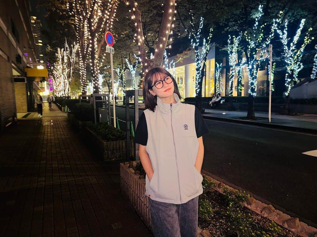 いちえ（夜のひと笑い）さんのインスタグラム写真 - (いちえ（夜のひと笑い）Instagram)「背景と服装合ってない  ベストは @9090s_  やでい」10月6日 16時33分 - hnkichie27