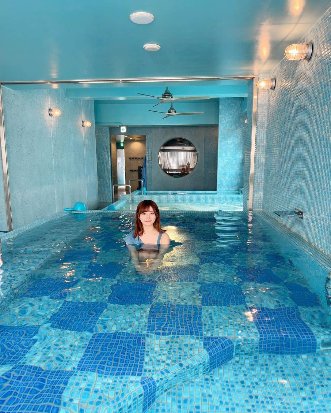 成瀬心美さんのインスタグラム写真 - (成瀬心美Instagram)「🩵  プールに入りたい気分。  サウナも行きたい。  遊びたい◡̈」10月6日 16時47分 - coco3ndazo