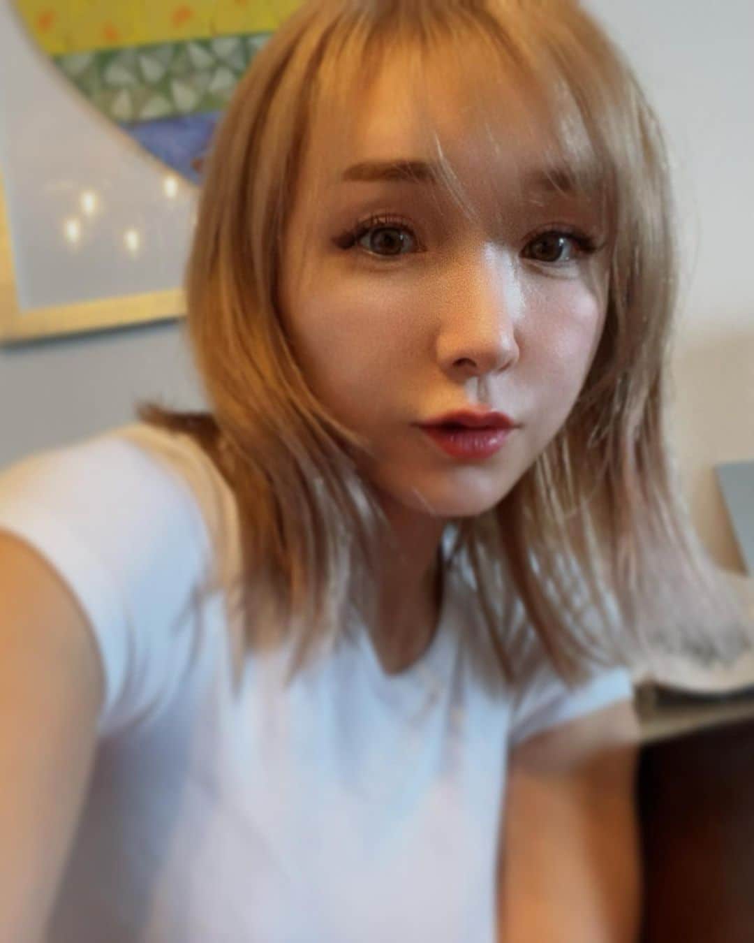 加護亜依のインスタグラム：「🙂☺️😘  今日はいっぱい運転しました🚗💨  #盛れたやつ」