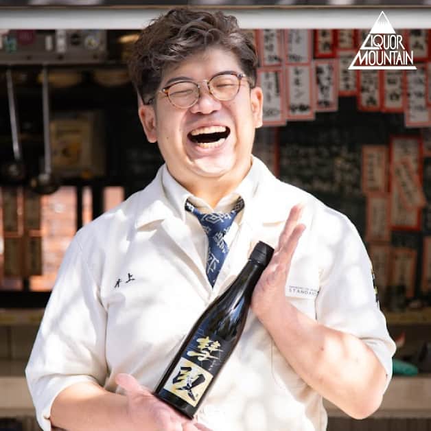 のインスタグラム：「京都で大人気の、日本酒専門立ち飲み居酒屋 「たち呑みしゃーぷ」とのコラボ第2弾。 限定1,102本、新発売いたします! https://www.likaman-online.com/c/sake/char/char-junmai-ginjo/char-shoemaker1  彗ぷ(しゃあぷ) Shoemaker1-EX 雄町純米吟醸 無濾過 生原酒　720ml 　1,980円(税込)  京都木屋町で大人気の日本酒専門立ち飲み居酒屋 「たち呑みしゃーぷ」さんの開店3周年を記念し、 コラボレーションした特別な彗の第2弾が遂に完成！  コンセプトとなったのは「食事に合う酒」。 お酒だけで楽しむのももちろんアリですが、 料理とあわせたときに広がる美味しさの相乗効果を 楽しんで欲しいという想いで生まれました。  基本的なスペックは第１弾を踏襲した 岡山県産雄町の純米吟醸ですが、 昨年の「彗ぷ」よりも酒に醪が溶け込んだことにより、 雄町らしい旨味と華やかな香りに加え、 彗らしいすっきりとした余韻をお愉しみ頂けます。 まさに食事との相性を追求した、 EXTRAな出来の彗ぷが誕生いたしました。  たち呑みしゃーぷさんでは、 今週末より先行でお愉しみいただけます。 是非ともお愉しみください!!  ※ご注文いただいた商品の発送は 10月11日(水)以降になります。  ↓詳しくはコチラ↓ https://www.likaman-online.com/c/sake/char/char-junmai-ginjo/char-shoemaker1」