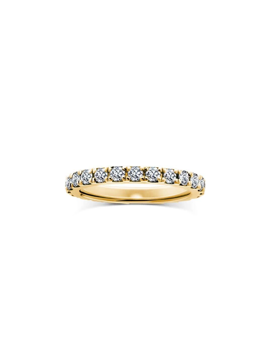 ラザール ダイヤモンド ブティック公式 | 婚約・結婚指輪さんのインスタグラム写真 - (ラザール ダイヤモンド ブティック公式 | 婚約・結婚指輪Instagram)「ー 人生に変わらぬ輝きを ー  結婚指輪やエタニティリングにセットされるメレダイヤモンドにも、センターダイヤモンドに準じた品質基準を設定。 存在感のある強い煌めきを放つ。  誰もを魅了してやまないプレシャスな光をあなたの指もとに。  ＜結婚指輪＞IVY ＜エタニティリング＞APPLAUSE ＜エタニティリング＞BROADWAY ＜結婚指輪＞BRIGHTON ＜エタニティリング＞ALBA  #lazarediamond #ラザールダイヤモンド #結婚指輪 #マリッジリング #エタニティリング #NEWYORK #NYC #ダイヤモンド #ダイヤモンドリング #ブライダルリング #ブライダルリング専門店」10月6日 17時00分 - lazarediamond_boutique