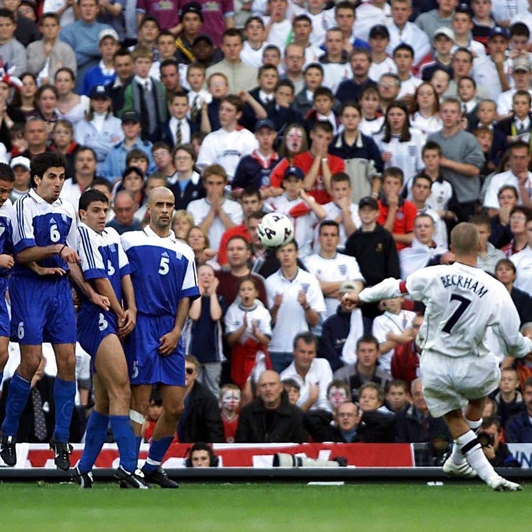 デビッド・ベッカムのインスタグラム：「Captaining England… playing at my home stadium, Old Trafford. One the most important and special moments of my career 🏴󠁧󠁢󠁥󠁮󠁧󠁿 #BECKHAM @england @netflix」