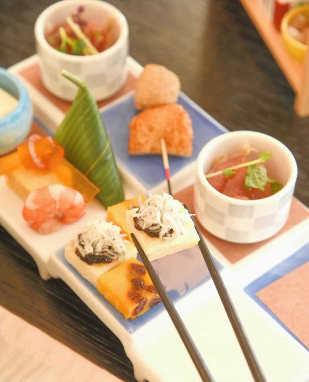 東急ホテルズさんのインスタグラム写真 - (東急ホテルズInstagram)「セルリアンタワー東急ホテルの日本料理「Japanese Cuisine 桜丘」の、抹茶とともに楽しむ ”和” のアフタヌーンティー🍵 繊細で奥深さがある和風テイストのスイーツやセイボリーをお楽しみください。 ‐‐‐‐‐‐‐‐‐‐‐‐‐‐ セルリアンタワー東急ホテル 📍東京都/渋谷区  最新情報や宿泊予約はホテル公式アカウントをご覧ください。 @ceruleantower_tokyu_hotel ‐‐‐‐‐‐‐‐‐‐‐‐‐‐‐ Discover the essence of 'wa' (Japanese harmony) with a delightful afternoon tea featuring matcha at 'Japanese Cuisine SAKURAGAOKA' in Cerulean Tower Tokyu Hotel🍵 Delight in an array of exquisitely presented sweets and savory treats, where the delicate and profound flavors unique to Japanese cuisine take center stage. ‐‐‐‐‐‐‐‐‐‐‐‐‐‐ Cerulean Tower Tokyu Hotel 📍Shibuya Tokyo, Japan  Please refer to the official hotel account for the latest news, events, and reservation information. ‐‐‐‐‐‐‐‐‐‐‐‐‐‐」10月6日 17時02分 - tokyuhotels