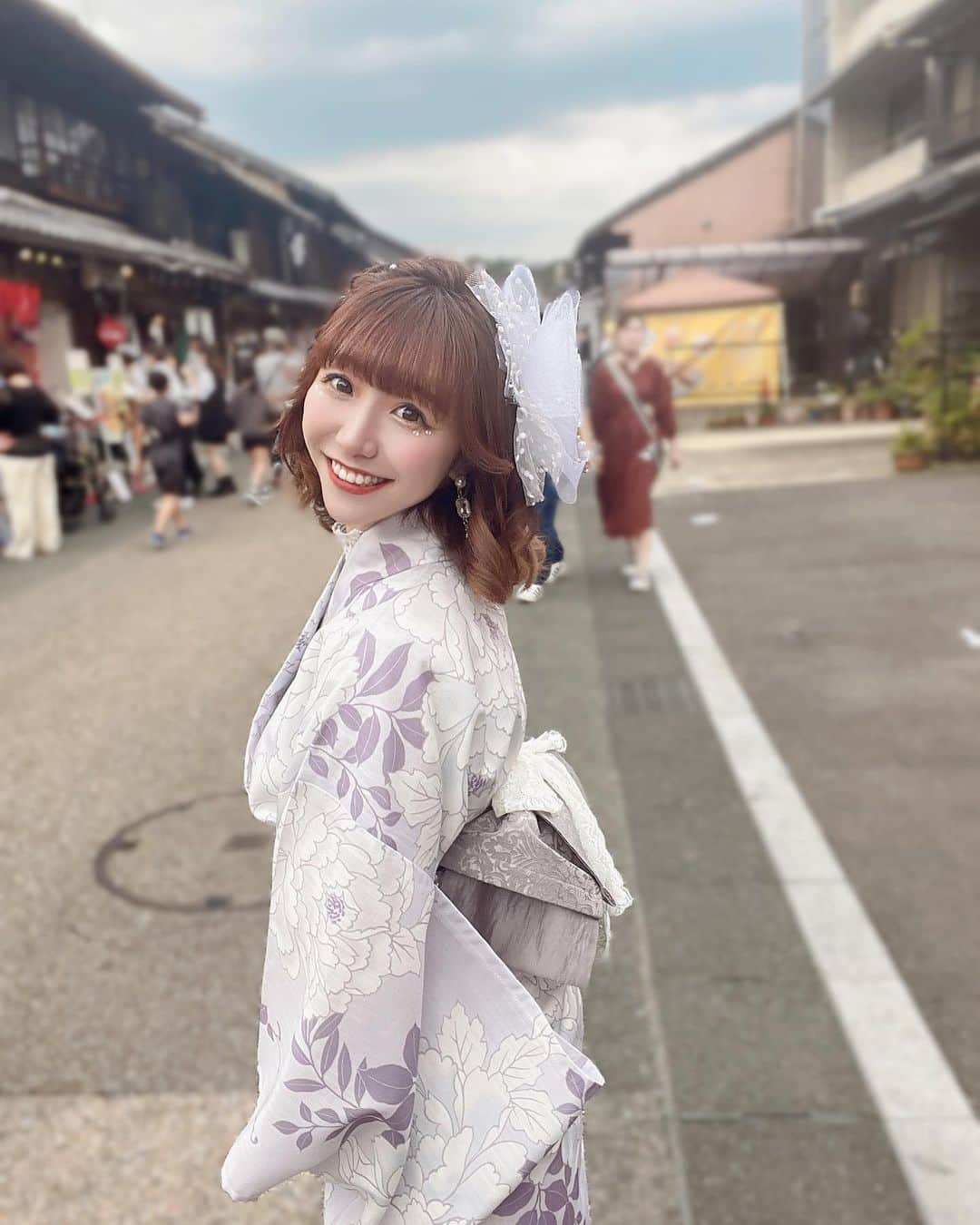 江本梨花さんのインスタグラム写真 - (江本梨花Instagram)「・ 👘💓 ・ ・ ・ #おーえすゆー #着物 #着物撮影会 #撮影会 #犬山城下町 #犬山城 #アイドル #犬山グルメ #犬山城下町食べ歩き #犬山 #ヘアアレンジ #着物ヘア #ミディアムヘア #白浴衣 #ラベンダー着物 #犬山小町」10月6日 17時07分 - emotolika