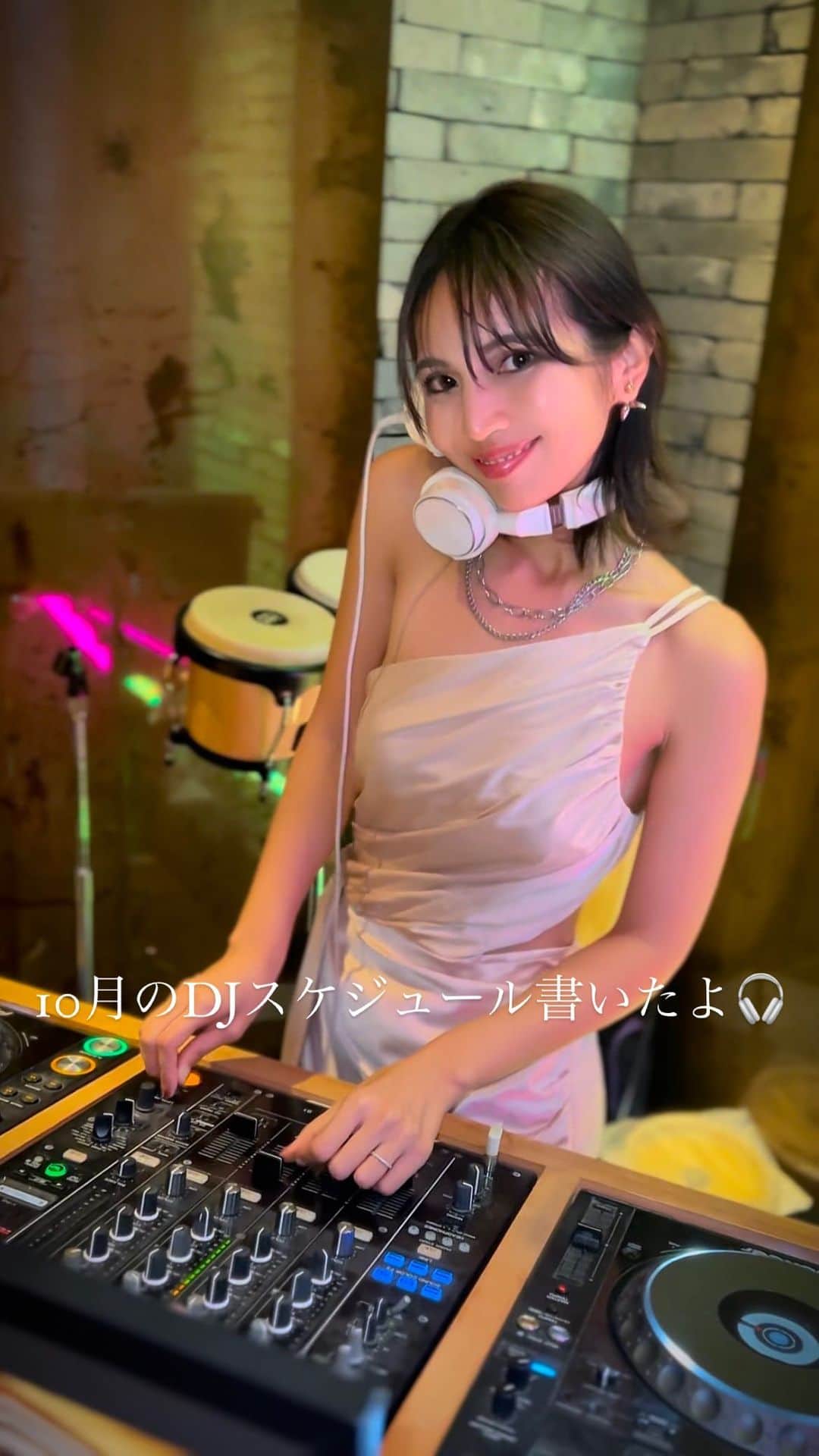 のインスタグラム：「10月のDJスケジュール🎧  6日キラナガーデン豊洲　18:00- 7日アンダーズ東京　 8日アゲハフェスフードエリア(お台場16:30- 9日アゲハフェスフードエリア(お台場16:00- 10日アンダーズ東京  11日ミヤシタパーク  20:30- 15日キラナガーデン豊洲　11:00- 19日アンダーズ東京 20日OR TOKYO 19:00- 20日モクシーホテル錦糸町 22:00- 21日渋谷のど真ん中🤫　17:00- 24日アンダーズ東京 28日DEFENDER75周年PARTY サイタブリアベイパーク 29日DEFENDER75周年PARTY サイタブリアベイパーク  多分変更があったり笑、追加があったりするけど、今のところこんな感じ✌🏻是非！会いに来てね🫶❤️‍🔥  #dj #dj動画 #djing #djlife #djlifestyle」