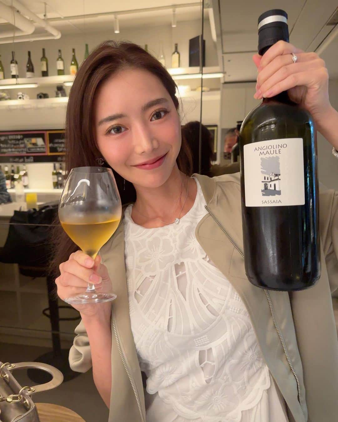 寺口智香のインスタグラム：「@jubanukyo_nature_stand  ナチュールスタンド！久しぶりに！！ ワインとベネティー(ヘネシーミルクティ) いっぱい飲んで ごきげんすぎるわたし  右京さんのお誕生日で当日お会いできて嬉しかったです✨ おめでとうございます！ @ukyo__ok」