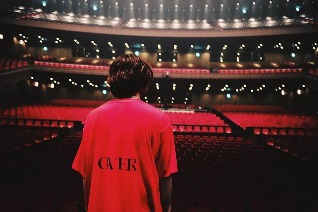 三浦大知のインスタグラム：「OVER TOUR 大阪1日目 大盛り上がりでした 皆さんのエナジーが凄かったです 最高でした 有難うございました🙌 さぁ大阪2日目 本日も楽しみです☺️ #DAICHIMIURALIVETOUR2023 #OVER #大阪 #1日目」