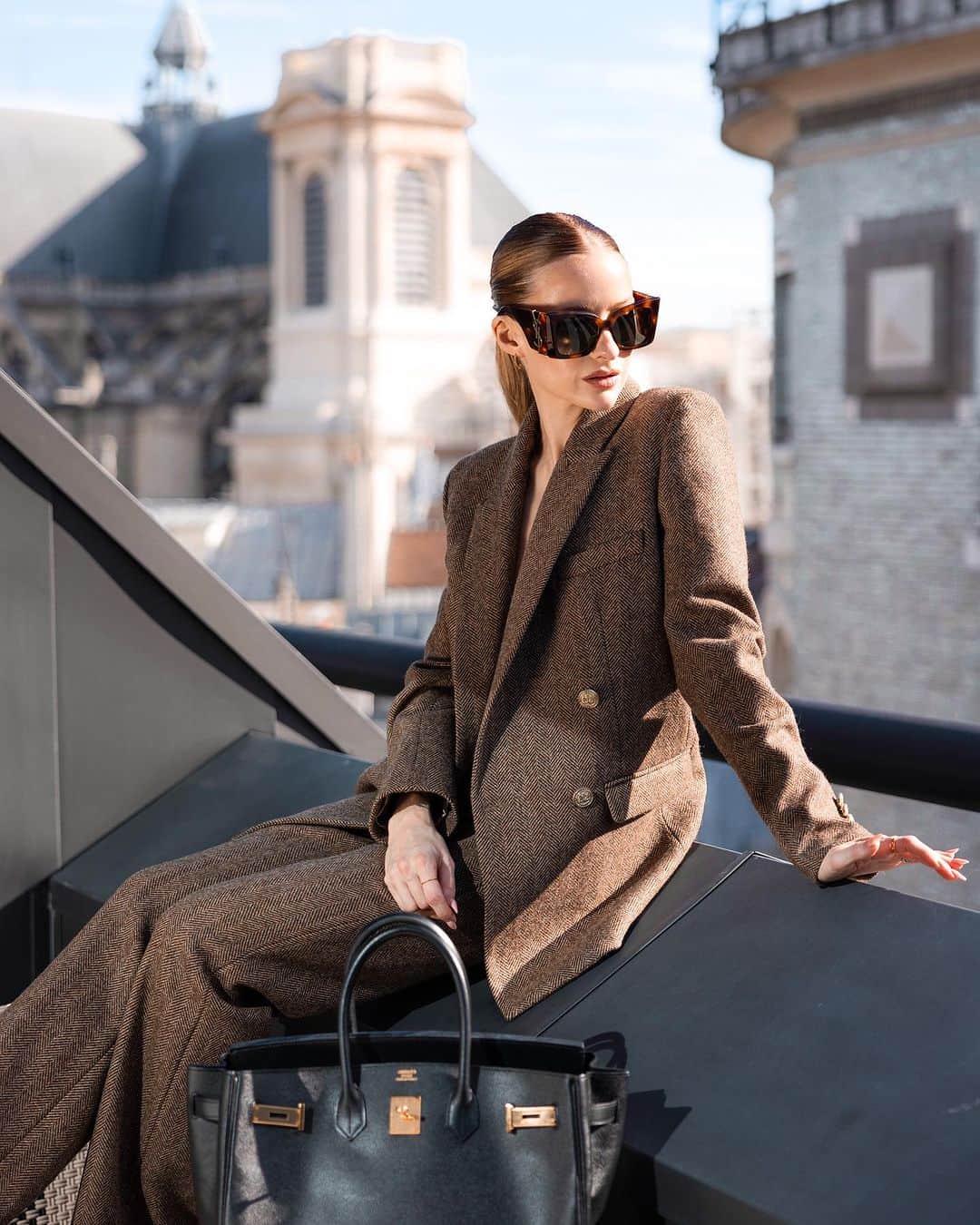 ビクトリアのインスタグラム：「Before @hermes, wearing my new @hollandcooperclothing suit and fourth collection drop, launching October 11th ✨ Who’s on the waiting list?! {ad}」
