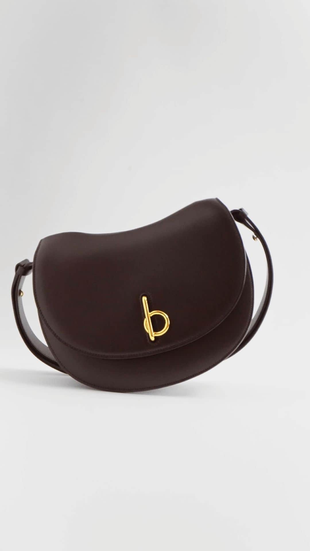 Burberryのインスタグラム：「Rocking Horse #Burberry」