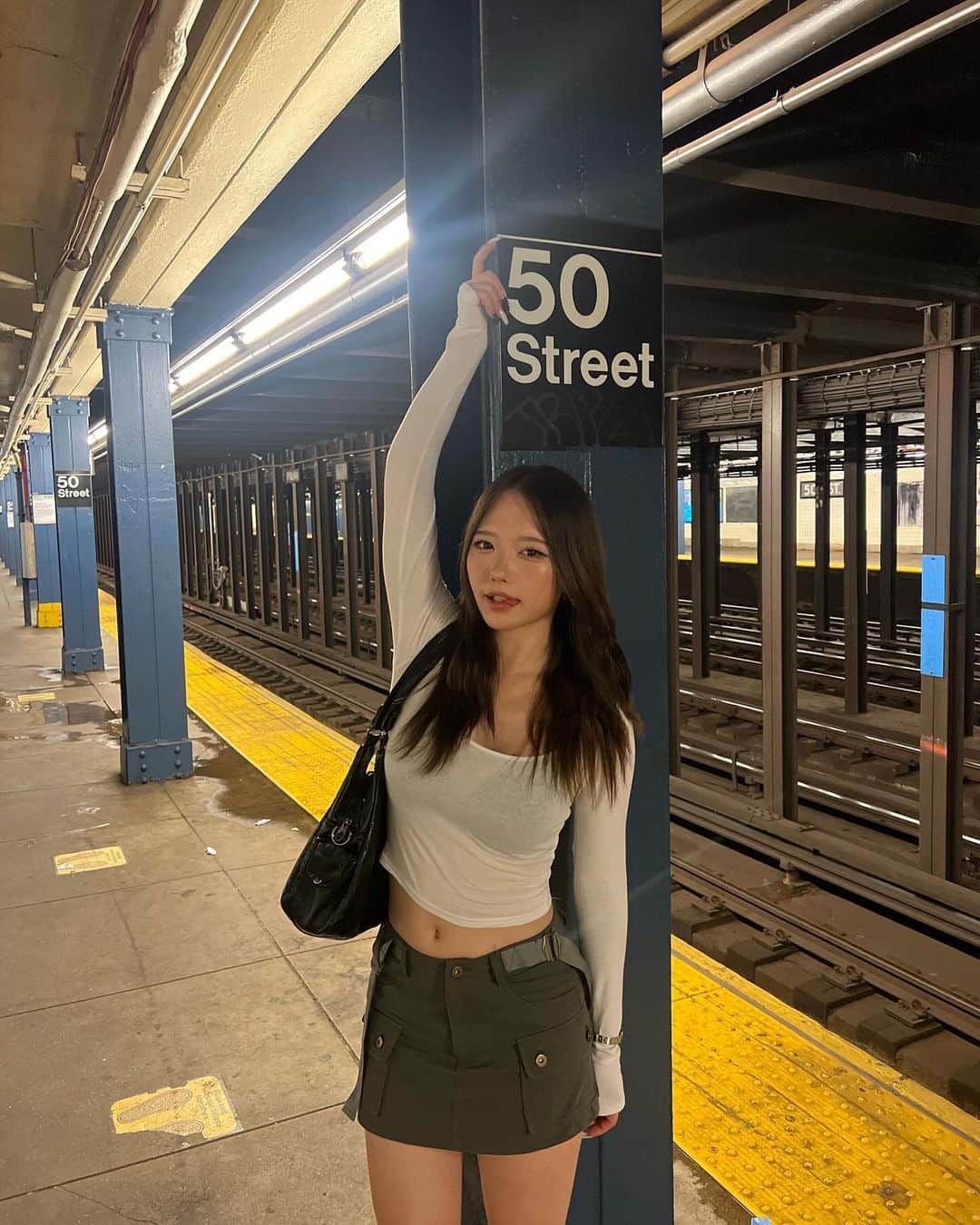 尾形咲季さんのインスタグラム写真 - (尾形咲季Instagram)「NYの地下鉄乗りこなす大貧困旅行」10月6日 17時54分 - sakiiogata