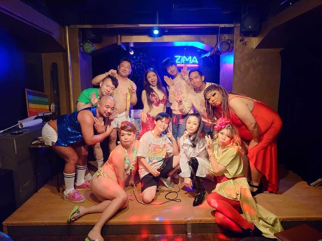 小向美奈子さんのインスタグラム写真 - (小向美奈子Instagram)「アゴラネオス８周年イベント‼️  今年も凄く楽しい出演者勢ぞろい！ めちゃくちゃ盛り上がって 皆んなでお祝いできて嬉しかったよ🫶  お客様、出演者様、スタッフさん、 店主ワカちゃん ありがとうございました😊  ８周年おめでとう㊗️」10月6日 17時56分 - x375x_komukai.m