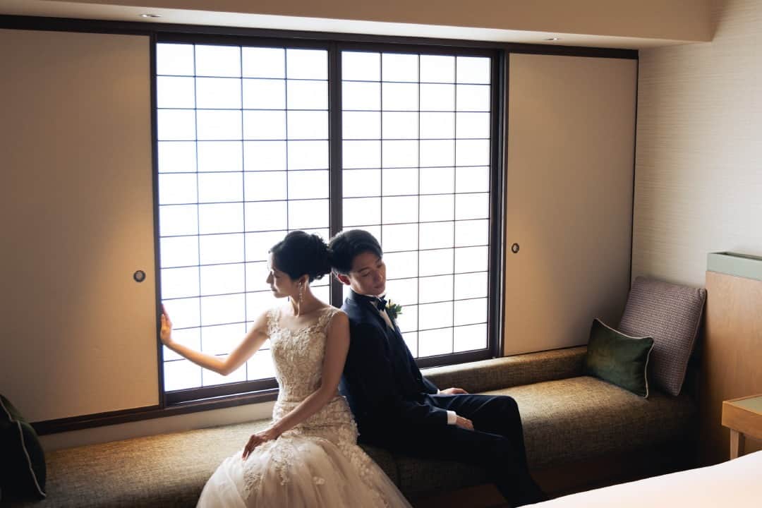 ヒルトン大阪 Hilton Osakaさんのインスタグラム写真 - (ヒルトン大阪 Hilton OsakaInstagram)「スタイリッシュなウエディングはヒルトン大阪で。  洗練された空間に上質なウエディングドレス。ゲストが思わず笑みを浮かべるシェフ特製のお料理。ゆっくりと過ごせる落ち着いた雰囲気の客室。  お二人のウエディングのために、心を込めてご準備いたします。  ヒルトン大阪ウエディング https://www.hiltonwedding.jp/osaka/  === #ヒルトン大阪 #ヒルトンウエディング #ホテルウエディング  #大阪結婚式 #大阪結婚式場 #大阪ウエディング #大阪花嫁」10月6日 18時00分 - hiltonosaka