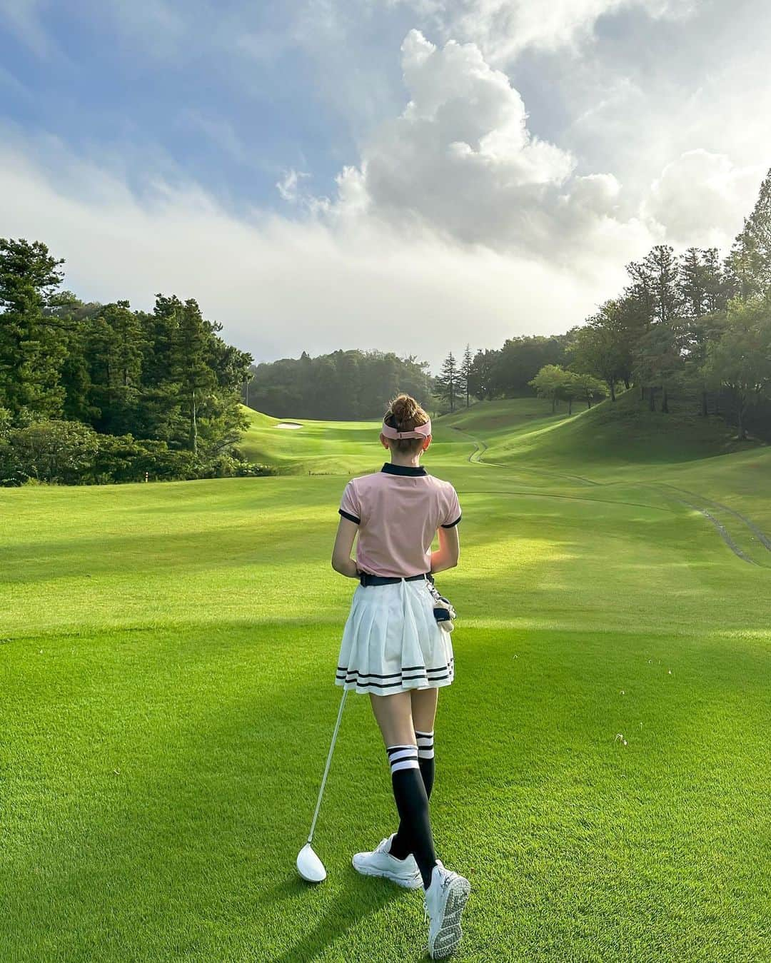 カレンさんのインスタグラム写真 - (カレンInstagram)「⛳️ ゴルフウェア着たいので ゴルフへ行きたいです🥹🩷w  ゴルフのお誘いお願いします！w  #golf #golfgirls #ゴルフ」10月6日 18時01分 - cjd_karen