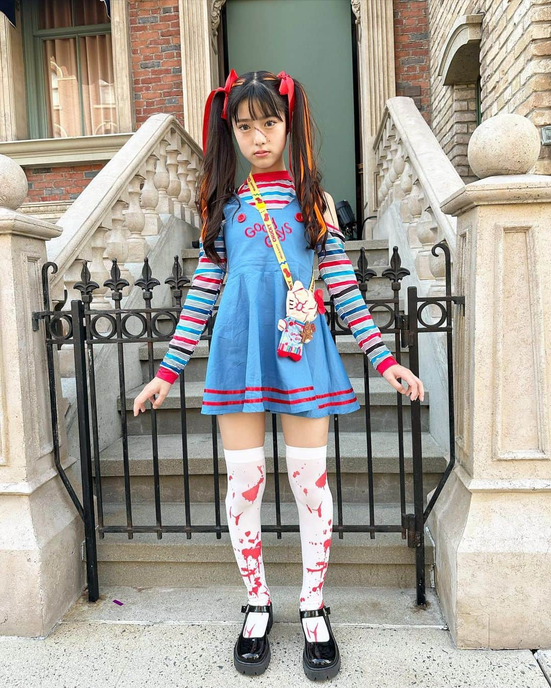 豊川亜咲さんのインスタグラム写真 - (豊川亜咲Instagram)「🎃🌏 . チャッキー 仮装で🍭ハロウィンユニバ行ってきたよ👻🧡 いっぱい写真撮ったよ🚧🦇🙀🩸  #ユニバ#usj#ハロウィン#ユニバ #仮装#チャッキー#チャッキーコスプレ#ハロウィンユニバ」10月6日 18時13分 - a_chan_1o3o