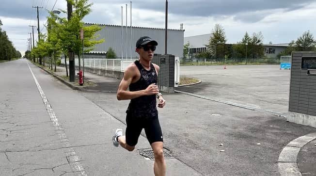 高久龍さんのインスタグラム写真 - (高久龍Instagram)「ポジティブに。  今年に入って心臓の調子が悪く、レースを中断することが多かった。 欠場も考えたけど、チームメイトやトレーナー達の力を借りながらここまで良いトレーニングをすることができた。 不安はあるけど挑戦することを楽しみたい。  #yakult #MGC #マラソン」10月6日 18時22分 - ryu.t218