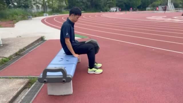 川端魁人のインスタグラム：「大学時代の後輩の勤め先で開発されたトレーニング器具が、クラウドファンディングで販売してます！  コアスクイーズという名前で 僕も内転筋のトレーニングに使っています！ 僕も使ってみましたが、工夫次第で色々なトレーニングができそうです！  【販売期間】 10月6日(金)10:30 〜11月24日(金)18:00 クラファンサイトMakuakeにて販売  販売先はストーリーのURLから！  ーーーーーーーーーーーーーー 【販売先URL】 https://www.makuake.com/project/core-squeeze03/」