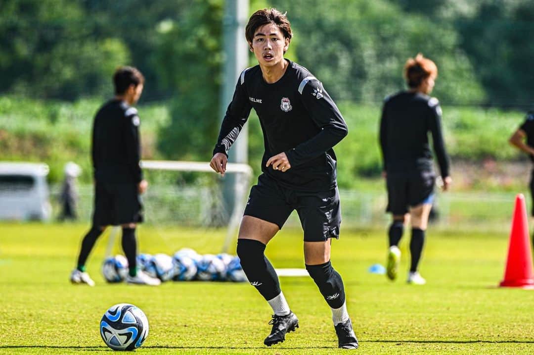 ザスパクサツ群馬さんのインスタグラム写真 - (ザスパクサツ群馬Instagram)「. 【10/8岡山戦】 明後日に控えたホーム・岡山戦に向けてトレーニングを行いました💪 一体感を持って戦い相手を上回ります🔥 . ▼NEXT MATCH▼ 明治安田生命J2リーグ 第38節 🆚 #ファジアーノ岡山 🏟️ #正田醤油スタジアム群馬 📅 2023.10.8.sun 🕑 19:00kickoff . #ザスパクサツ群馬 #thespa #everonward #MORE_AGGRESSIVE #myGunma #forGunma #jleague #明治安田生命J2リーグ」10月6日 18時33分 - thespakusatsugunma_official