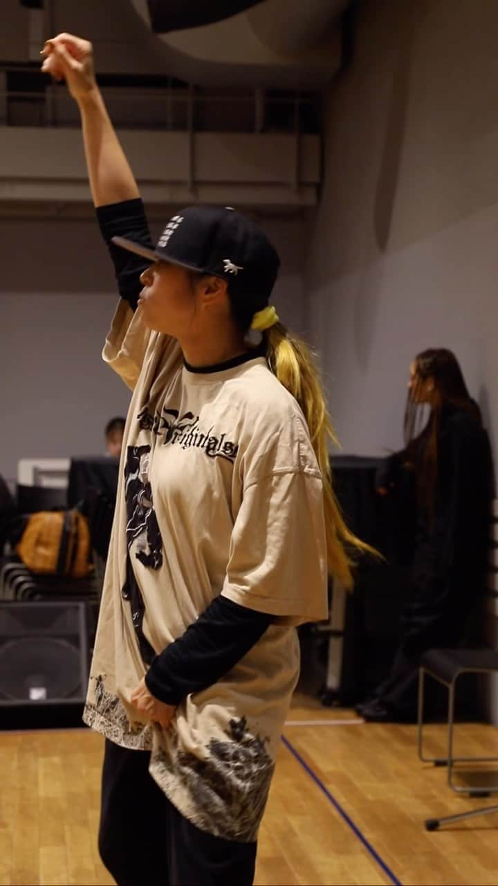 AIのインスタグラム：「Finally 24 hours later…AI “RESPECT ALL” TOUR starts🔥🔥🔥  ⚓️AI “RESPECT ALL” TOUR members are…  🎹Bandmaster @yuki_kishida  🎹Keyboards @marietakeda  🎸Bass @bubbylewis @takatott  🎸Guitar @yumahara92 @nozomix___  🥁Drums @soy_drums @morimasa55   🎙️Chorous @yohsukeuematsu @azumi_takahashi   💃🕺Dancers  @_______nadia___________ @uriiiiiiiiiii_27 @taka_concord @kosuke116 @iluvpeoplefromoneself   🌴Choreographers  @luudaddy  @elysandraq  @mona712   and “RESPECT ALL” TOUR CREW⚓️  #ＡＩリスペクトオールツアー」