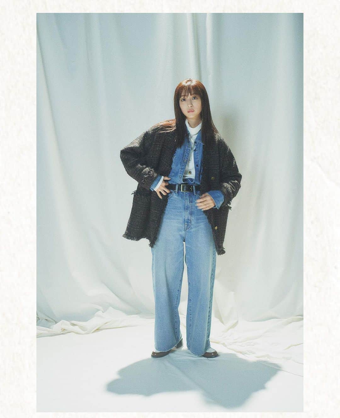 JOURNAL STANDARDのインスタグラム：「堀田 茜さんが纏う  ジャーナルスタンダードの服 私らしく、新しい、 秋のリアルスタイル  本格的に気持ちが秋冬モードへと切り替わり、おしゃれ熱が沸き立つころ。 今季のジャーナル スタンダードは、デニムやグレーアイテム、ワンポイントに使いたいカラーアイテムなどを中心に刺激的な服が充実。 ３度目の登場となる堀田茜さんにシックだけど遊び心を忘れないスタイルを着こなしていただきました。  ▼link https://baycrews.jp/feature/detail/9936  ------------------------------  model_AKANE HOTTA photogaraphs(model)_FUMI KIKUCHI photographs(still)_TSUNEYOSHI SHIIBA styling_KAZUMI KATO hair & make-up_SAYOKO YOSHIZAKI web design_TAKURO IRISAWA edit_KOZUE TAKENAKA  ------------------------------  #baycrews #baycrewsstore #journalstandardladies #journalstandard #2023AW #ジャーナルスタンダード #レディースファッション #ベイクルーズ #秋冬 #堀田茜」