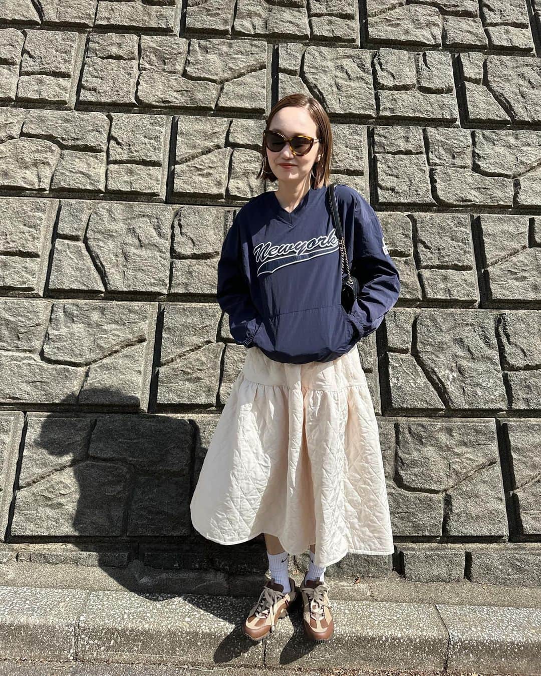 青木美緒のインスタグラム：「October 🗽🗽🗽 地味にリンクコーデ😂🐰 お祝いでいただいた帽子も涼しくなってようやく👶🏻 (相変わらず薄毛ちゃん . #令和5年ベビー #令和ベビー #生後2ヶ月」
