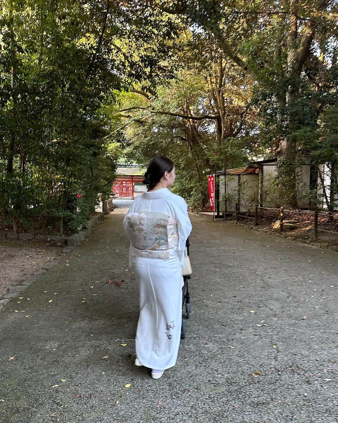 きたかぜあすかさんのインスタグラム写真 - (きたかぜあすかInstagram)「⠀ ⠀ ⠀  素敵な訪問着✨ @zyupan   次は紅葉見に京都行きたいね　  ⠀ ⠀ ⠀ #お宮参り #1ヶ月ベビー」10月6日 18時43分 - asukaa02
