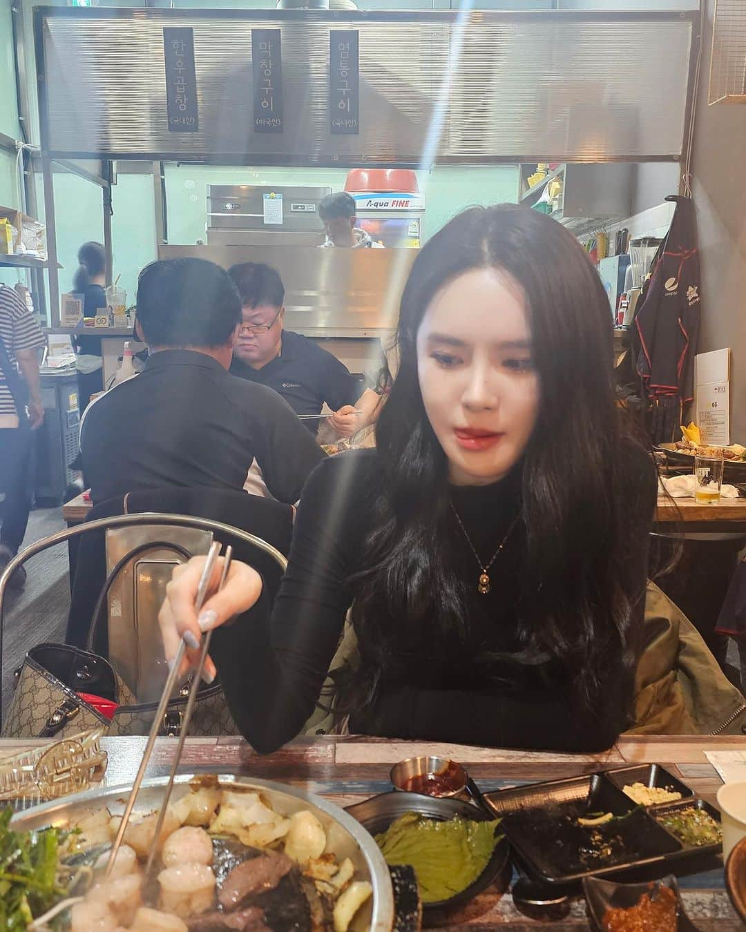 ダヘ のインスタグラム：「곱창 너무 맛있어 이사님은 대창을 좋아하신다네.. 이런이런..」