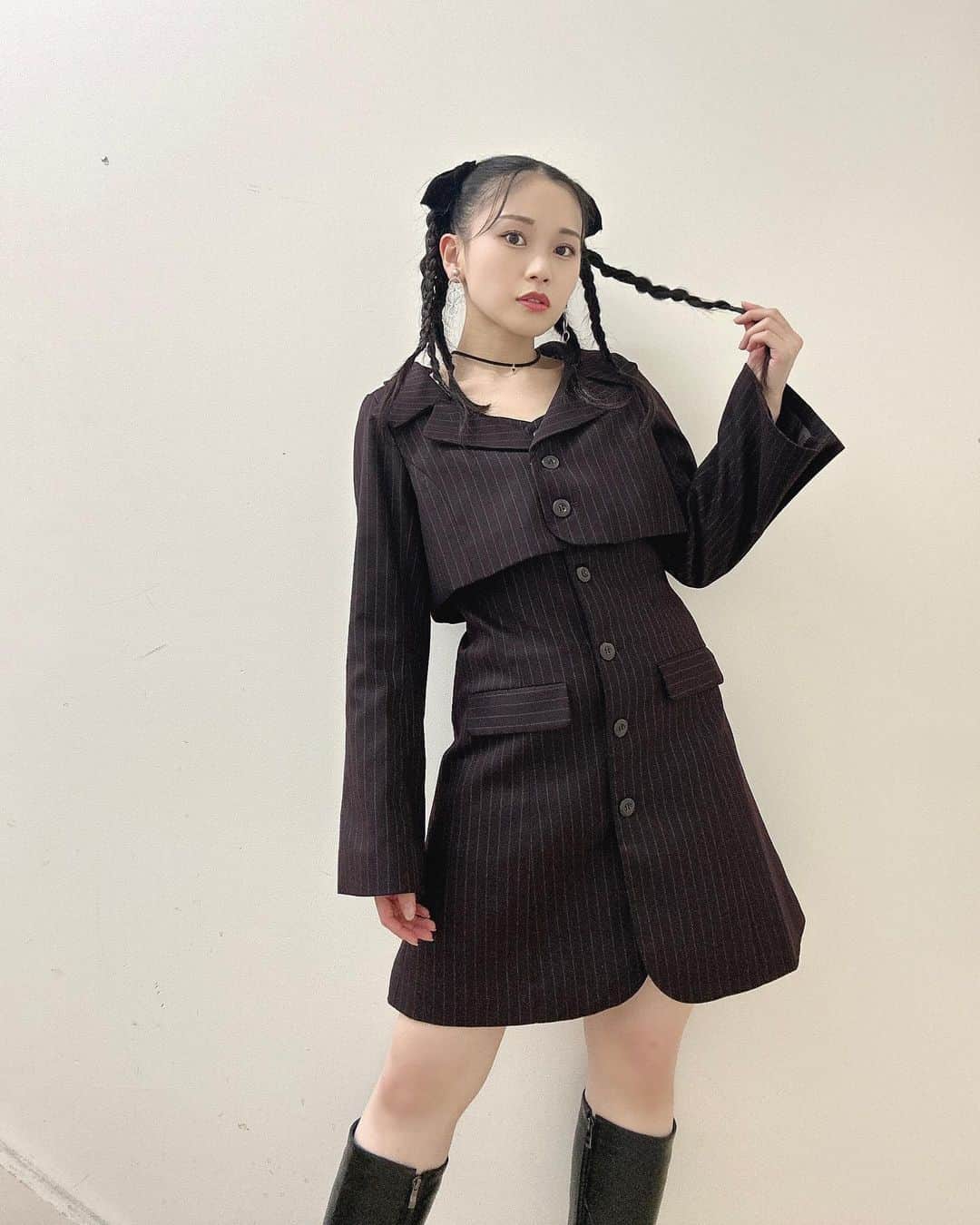 平井美葉のインスタグラム：「♡❤︎♡❤︎♡  どんどん秋になっていくね🍂  #beyooooonds #helloproject  #ハロプロ #アイドル」
