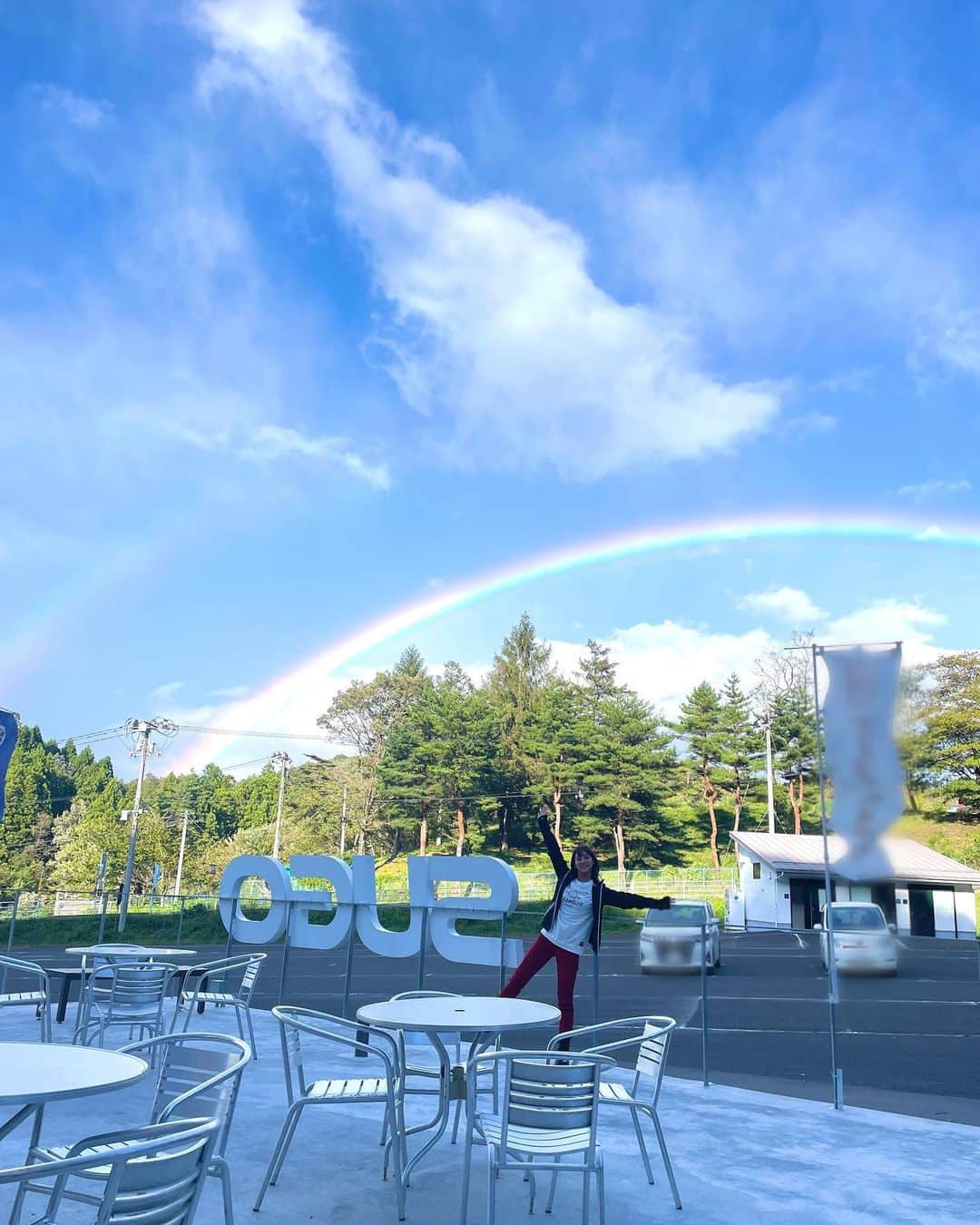 のインスタグラム：「🌈🩷🩷 #shooting  はっぴーすぎる現象。 ダブルレインボーを日本で見れたのに感動🥺 情報解禁お楽しみにっ  #rainbow #doublerainbow🌈🌈 #doublerainbow」