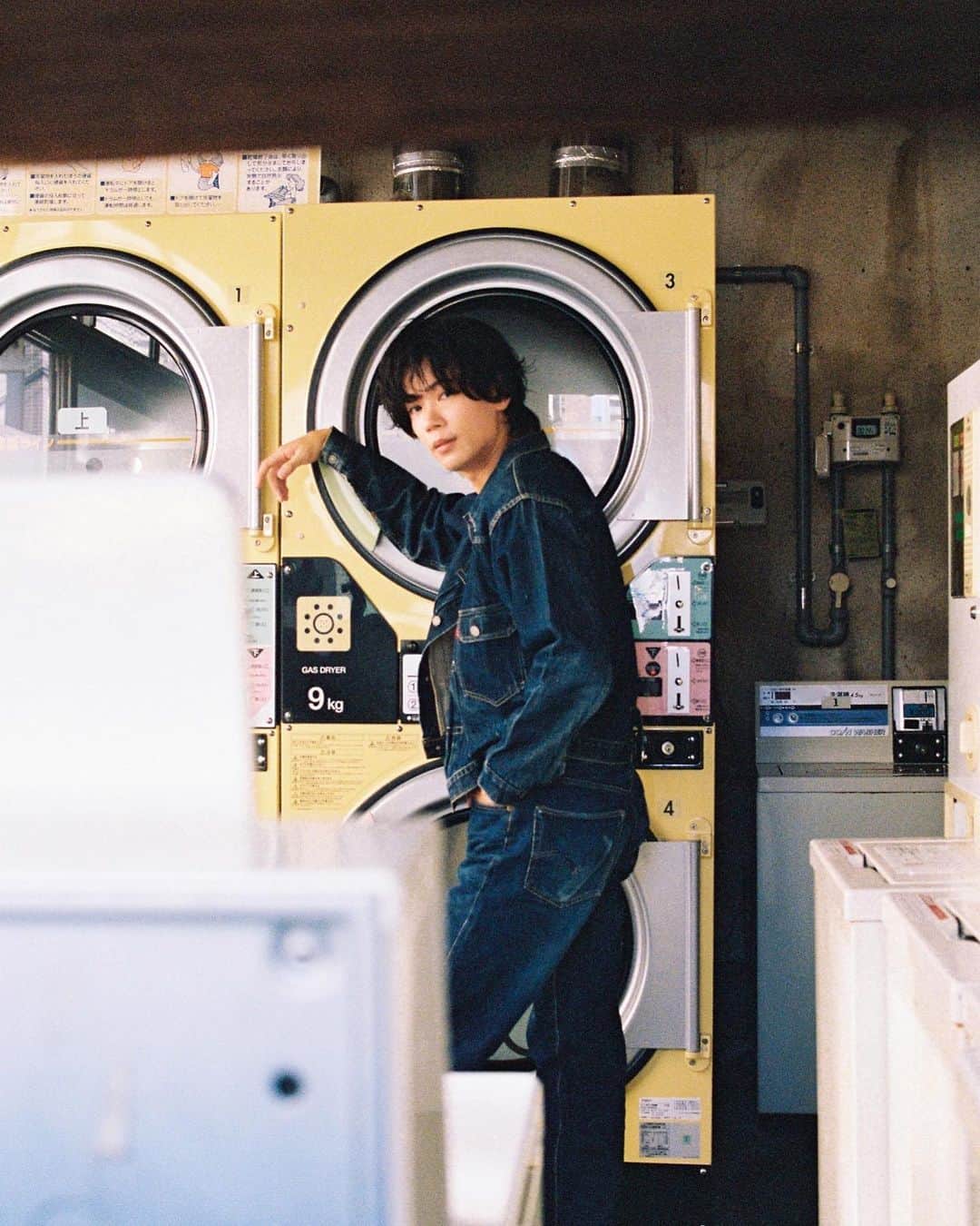 のインスタグラム：「デニムは手洗い派です👖」