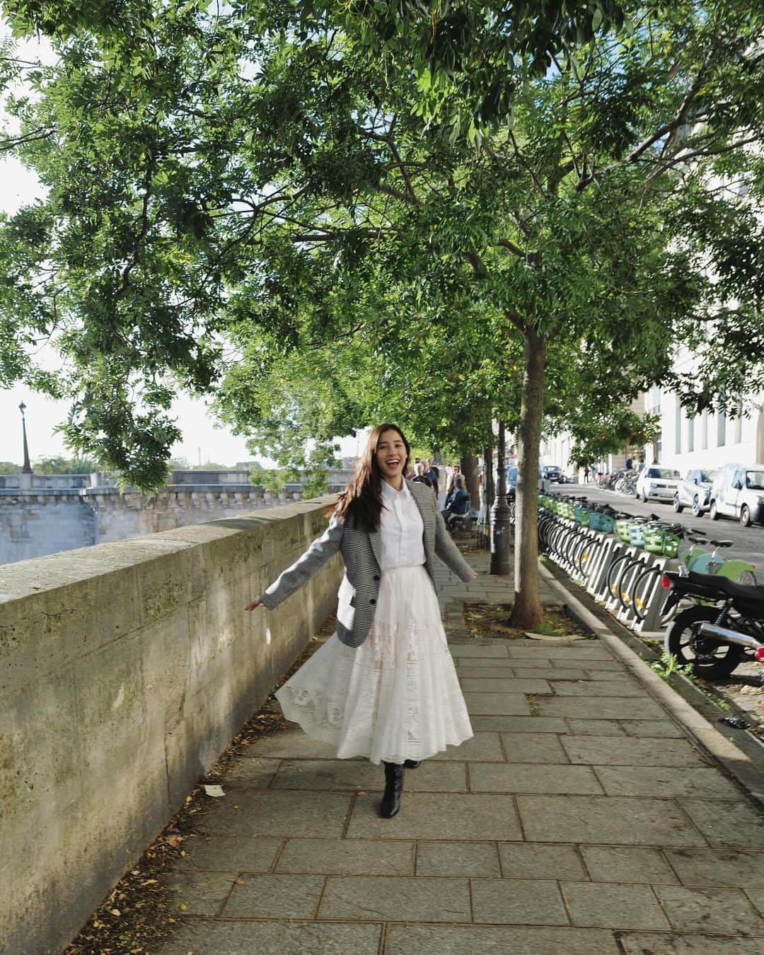 新木優子さんのインスタグラム写真 - (新木優子Instagram)「Paris ♡ #dior #yukoaraki #paris」10月6日 18時55分 - yuuuuukko_