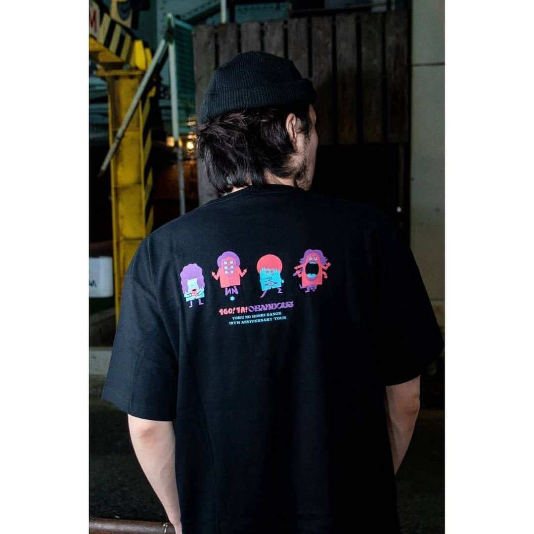 夜の本気ダンスのインスタグラム：「⚡️NEW TOUR GOODS⚡️  ■夜の本気モンスターズTシャツ　3,500円（税込） 色展開:ピンク / ブラック サイズ展開:M / L / XL  ■夜の本気モンスターズロンT　4,500円（税込） 色展開:ホワイト サイズ展開:M / L / XL  model:175cm  ブラックsize:XL ホワイトロンT size:XL  designed by @andthroughdesign  ⁡ ⁡ #夜の本気ダンス #ツアーグッズ」