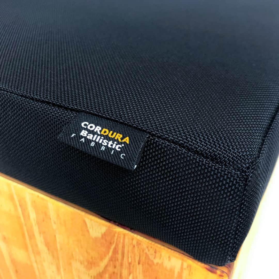 CORDURA®(コーデュラ®)日本版公式アカウントさんのインスタグラム写真 - (CORDURA®(コーデュラ®)日本版公式アカウントInstagram)「【ONEDAY.factory×CORDURA® YouTube コラボ動画公開記念！コーデュラ®のボックス型チェア！？ CORDURA® CHILL BENCHCUBEをプレゼント！！】CORDURA® 日本公式 YouTube チャンネル CORDURA® TubeでのONEDAY.factory とのコラボ、Product Review篇の動画公開を記念して、収納力抜群、座り心地◎、耐久性最強のボックス型ベンチ、CORDURA® CHILL BENCHCUBEのプレゼント企画がスタート！元宮大工の職人が一つ一つ手作りする国産桧針葉樹合板使用のボディとシートファブリックには、屈強な CORDURA® Ballistic1680D が使用された耐久性抜群のベンチです！強度だけではなく、撥水性、防汚性にも優れているので多少の汚れならさらっとふき取る事も出来ます。 ボックスになっており、収納力も抜群！家やお店に置いておきたくなる最強のボックス型ベンチ、是非皆様奮って応募お願いします。 ・ 応募方法は簡単！Instagram アカウント、 @ONEDAY.factory と @cordurabrandjp をフォロー頂き、本日のストーリーズ及び、ハイライト部分にあるCORDURA® Tube の本動画を閲覧頂ければ完了です。また、インスタへのコメントやCORDURA® Tube のチャンネル登録もして頂けましたら幸いです。 ・ 応募期間は2023年10月27日(金) 18時までとなります。商品発送は11月上旬頃の予定です。是非ご応募ください！  ・ #コーデュラ #cordura #コーデュラナイロン #코듀라 #タフ #耐久性 #素材 #onedayfactory #チェア #ボックス型ベンチ #ベンチ #収納チェア #家具」10月6日 19時00分 - cordurabrandjp