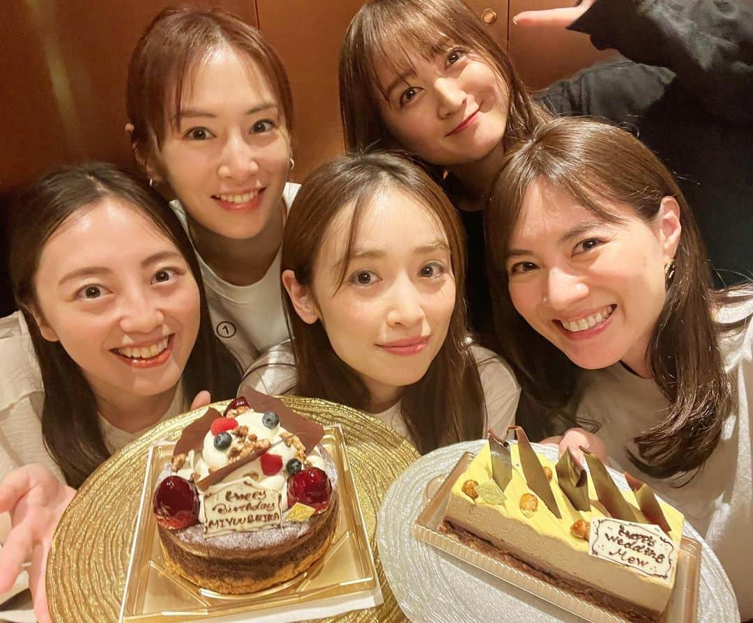 安座間美優のインスタグラム：「🩷❤️🩵🧡💚  昨日は、沢井と里香のお誕生日のお祝い＆私の結婚もお祝いしてくれました🥰  　 そしてなんといっても！10月4日は、 実写版「美少女戦士セーラームーン」放送開始 20周年でした🌙  その日がデビューの景子も20周年❤️ 　  ということで、いろいろおめでとうの日でした🥳 　  歳だけは立派に着実に重ねているけど、 中身と関係性は10代から変わらない大切な仲間です。  　 そして20年経っても私達を応援してくださっている方々が 本当に多くて…感謝です♡ 　  これからもよろしくお願い致します！ 　  #実写版美少女戦士セーラームーン#20周年#戦士#sailormoon」