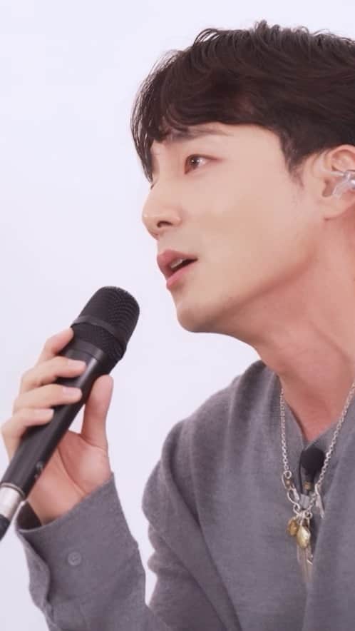 ロイ・キムのインスタグラム：「범수형 앞에서 보고싶다를 부르다니...  범수의세계 초대해줘서 고마워요🤍  @bsk_world 🤍🤍」