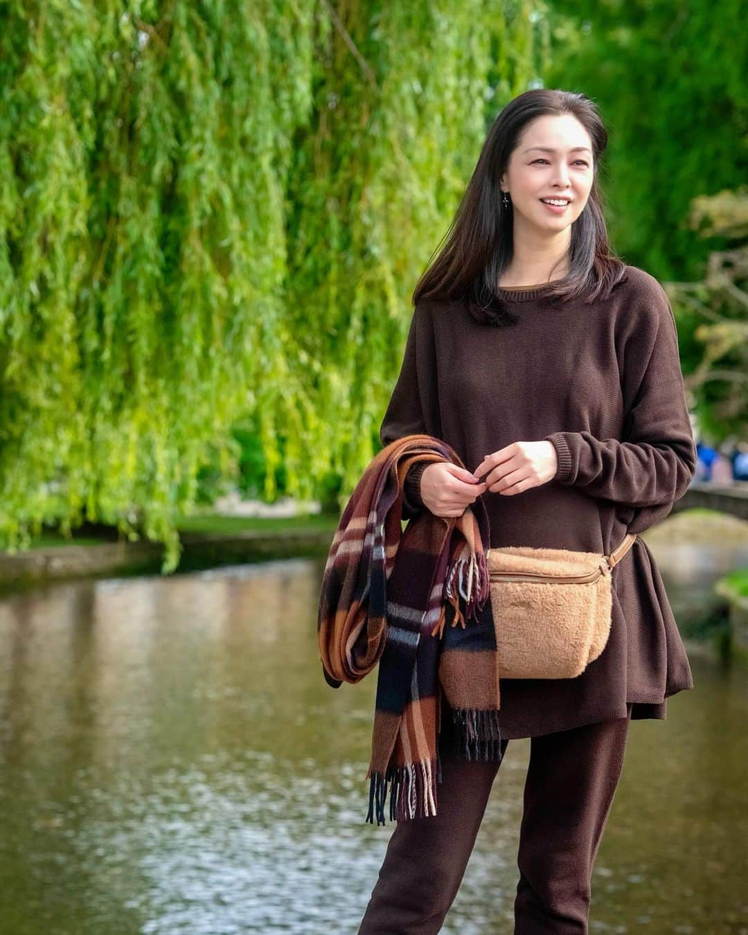 川原亜矢子のインスタグラム：「Footpathを歩く #cotswolds #england #travel #フットパス #コッツウォルズ #イギリス #旅」