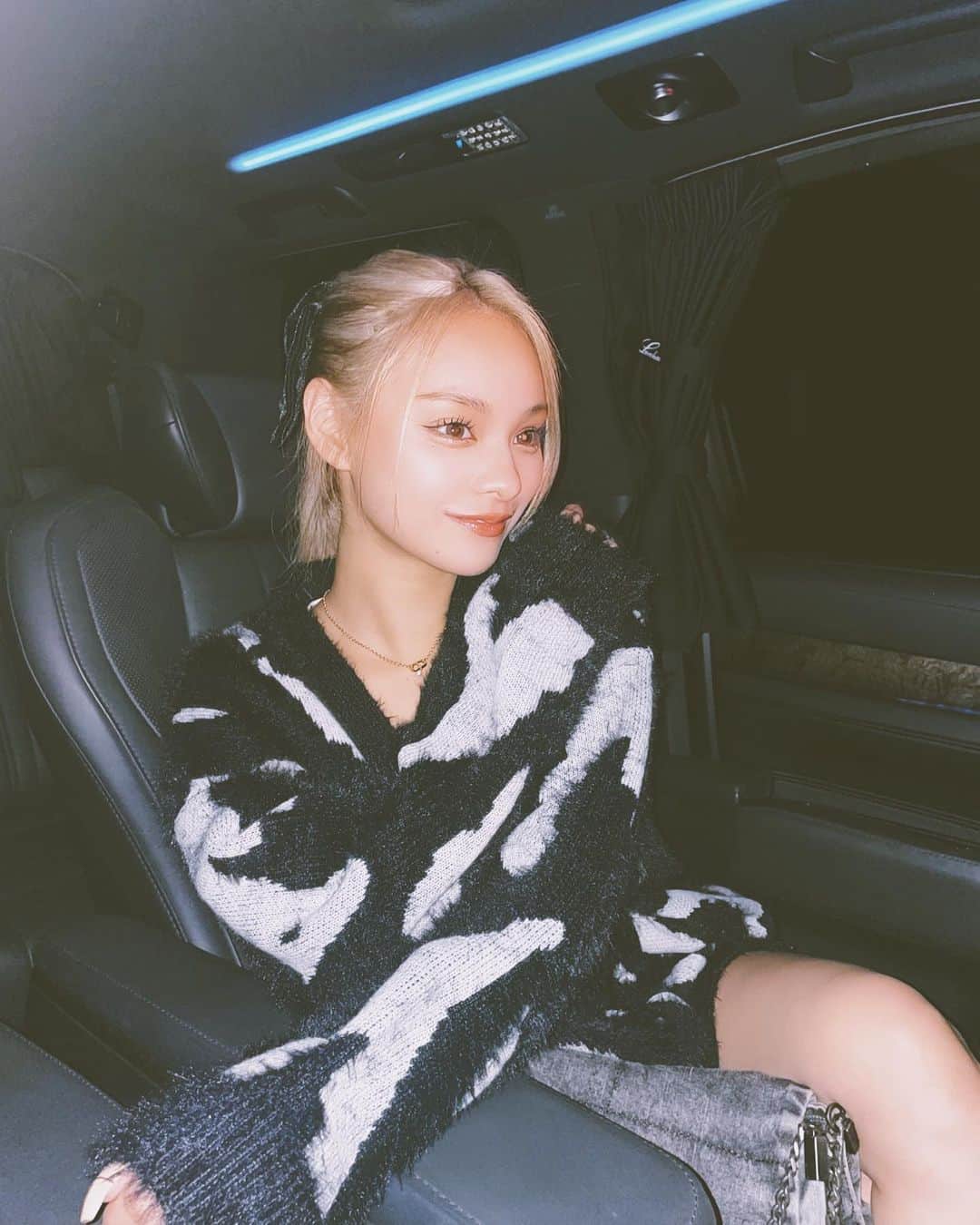 小田愛実（まぁみ）さんのインスタグラム写真 - (小田愛実（まぁみ）Instagram)「iPhoneカメラ画質良くてハマってる📱🥰🥰  @spiralgirl_official のカーディガン めちゃかわいい🦓🦓 一昨日から寒すぎ！！笑」10月6日 19時12分 - maaaami79