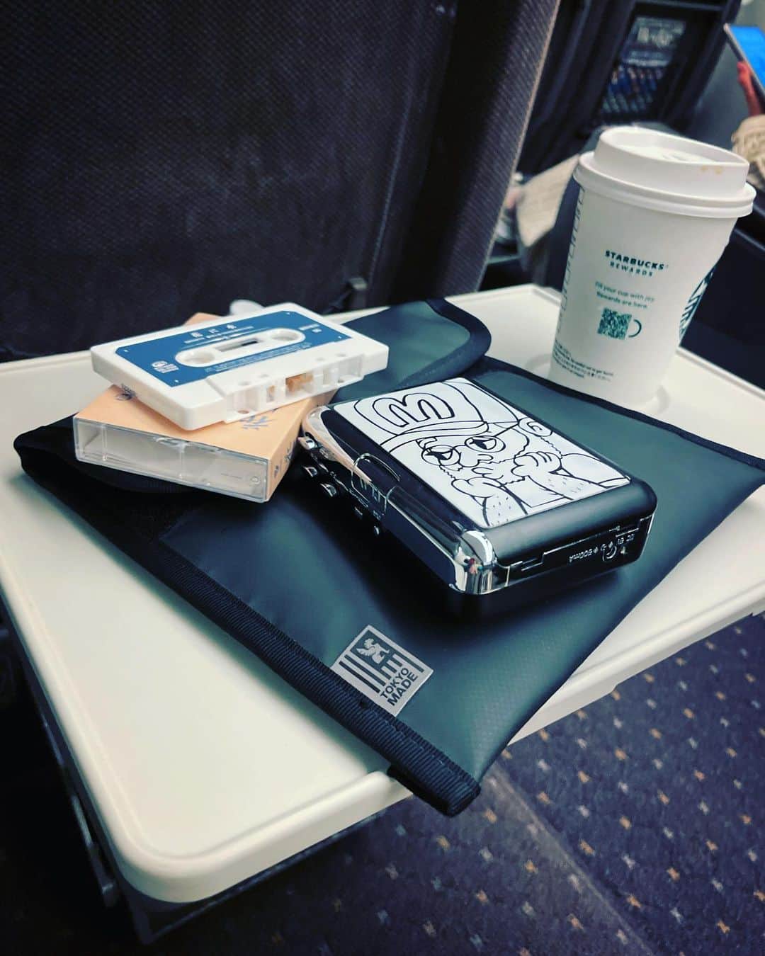 MACKA-CHINさんのインスタグラム写真 - (MACKA-CHINInstagram)「毎日楽しい事を探してるワケですが いよいよカセットテープブームが僕の中で始まり 遂にカセットプレイヤーをオリジナルで作ってみちゃった✨音質とか音が というより”何かしながら”の空気感 というのですかね 僕が好きなミュージシャンがカセット出してキャッキャッしてるのがわかりました🐘 きっかけをくれたマンハッタンの清川くん　ありがとうございます🗽 カセットオンリーのアルバム作りたいと思ってます🦭」10月6日 19時12分 - opec_hit