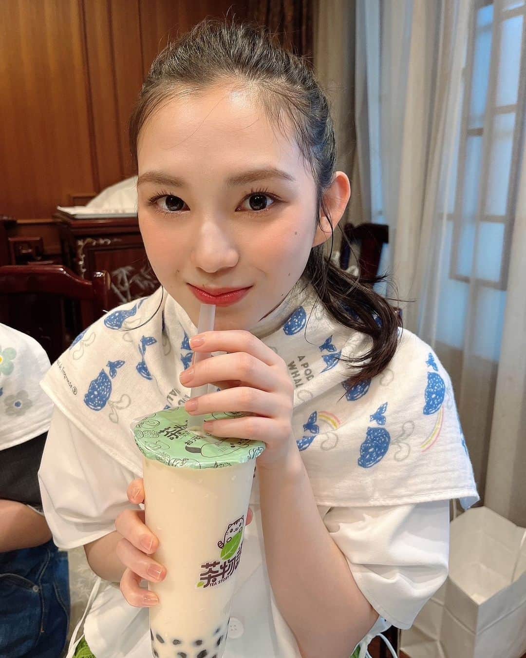 山崎カノンのインスタグラム：「載せる写真ないかな~と探してたら👀」