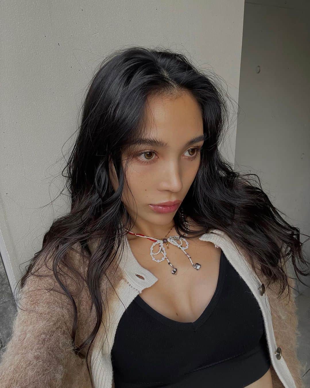 宮川由衣子さんのインスタグラム写真 - (宮川由衣子Instagram)「. マスカラをする時まつぱがあるか無いかは 直線を引く時に物差しがあるか無いか📏 くらい違う🤔#おおごと でもすみませんがそれくらいまつぱが綺麗だと マスカラのノリが最高にいい❤️#すみませんがw いつもありがとうございますっ👀💕 . #eyelush #マツパ #まつ毛パーマ」10月6日 19時15分 - yuiko_miyagawa