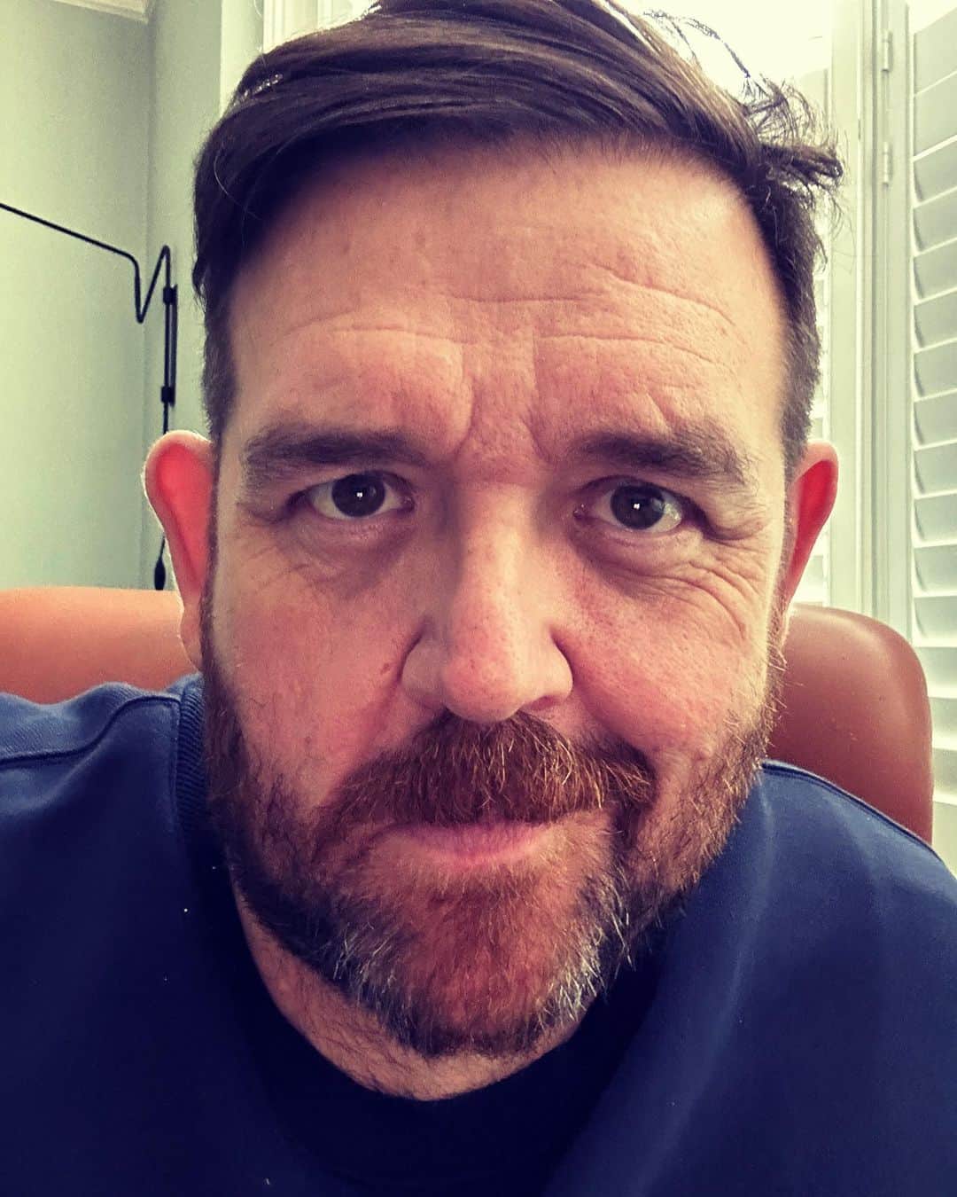 ニック・フロストのインスタグラム：「Why don’t you knock off early and I’ll come and get you and take you out somewhere nice for lunch.」