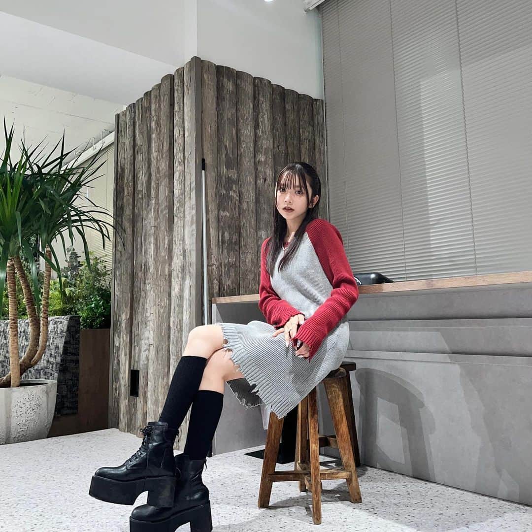 のインスタグラム：「なんだか一気に寒くなってきたね😖🍃  体調崩さないように ～みんな気をつけてね 🌀  今日は早朝からお仕事2つ 頑張ってきたよ ～～ みんなもお疲れ様 🦔🍋」
