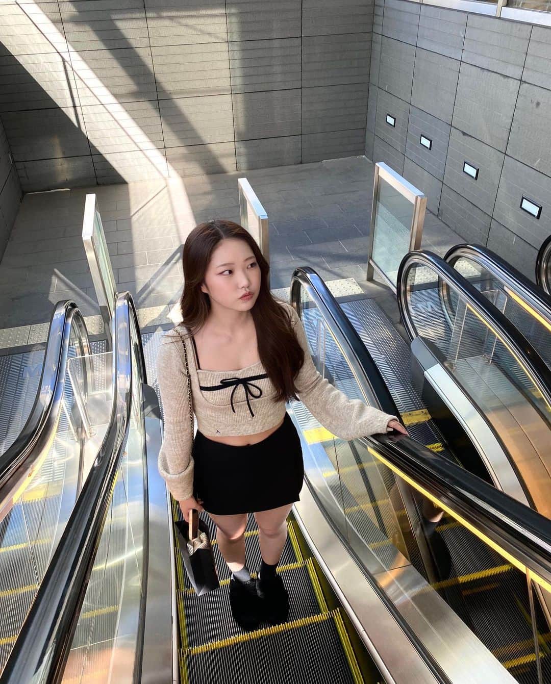 権隨玲さんのインスタグラム写真 - (権隨玲Instagram)「私は私らしく好きな事して生きよう♡  秋冬服かわいすぎて大変~~🍂」10月6日 19時54分 - rea__room