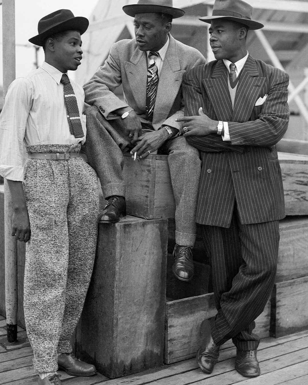 MR PORTERのインスタグラム：「For as long as Black people have immigrated to the UK from its former colonies, Black culture has woven itself into the nation’s fabric. British fashion is no different, although whether those contributions have been rightfully acknowledged is another question. Specifically, when it comes to menswear, the role that Black designers and cultural figures have played over the past 70 or so years cannot be overstated. The youngest tailor to set up shop on Savile Row? A Black man. The most exciting name in contemporary British menswear? Arguably a Black woman.   For UK Black History Month, MR PORTER is paying homage to 10 Black British style-makers who have helped shape the fashion landscape and the way we dress – from the impeccably tailored gentlemen of the Windrush era to the menswear designers of today. Read more on The Journal through the link in bio.  Words by: @fedoraabu Photographs: Three men at the Port of Tilbury, Essex, 22 June 1948. Photograph by Mr Douglas Miller/Getty Images.  Mr Nicholas Daley in his studio, London, 2022. Photo Mr Ollie Adegboye, courtesy of Nicholas Daley.  Ms Grace Wales Bonner at the Young Fashion Designer Prize at Fondation Louis Vuitton, Paris, 16 June 2016. Photograph by Mr Bertrand Rindoff Petroff/Getty Images.  Mr Desmond Dekker on stage, c.1976. Photograph by Alamy.」